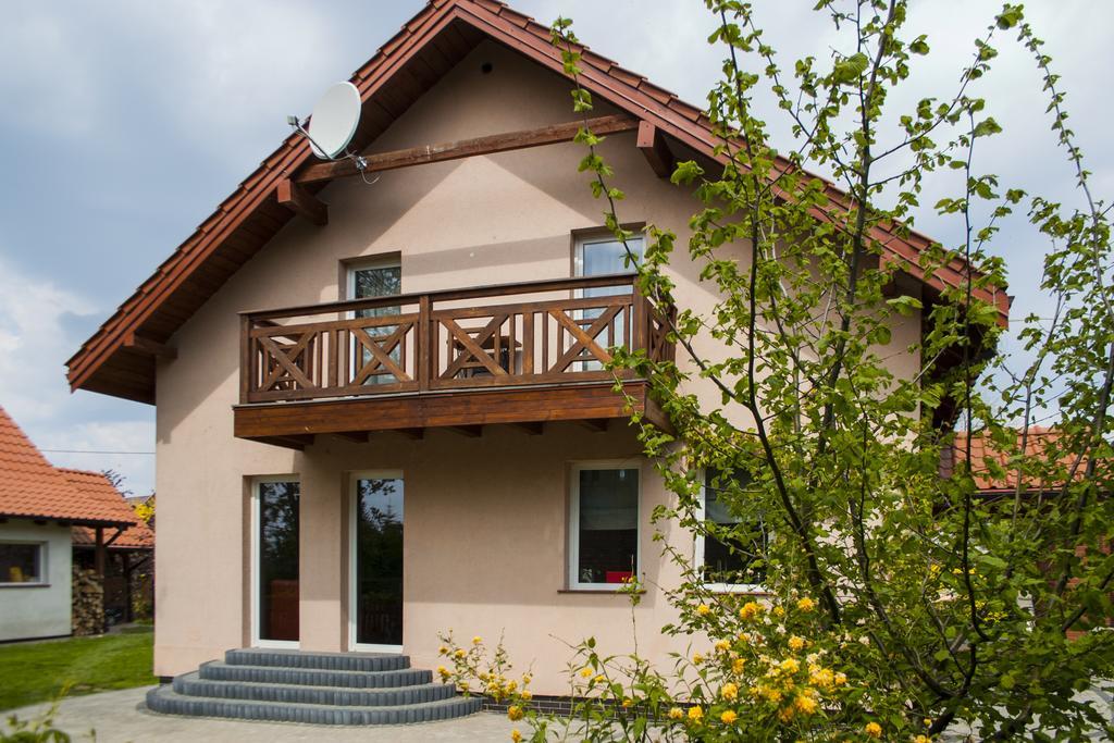Apartamenty I Domki Osinscy บราเนียโว ภายนอก รูปภาพ