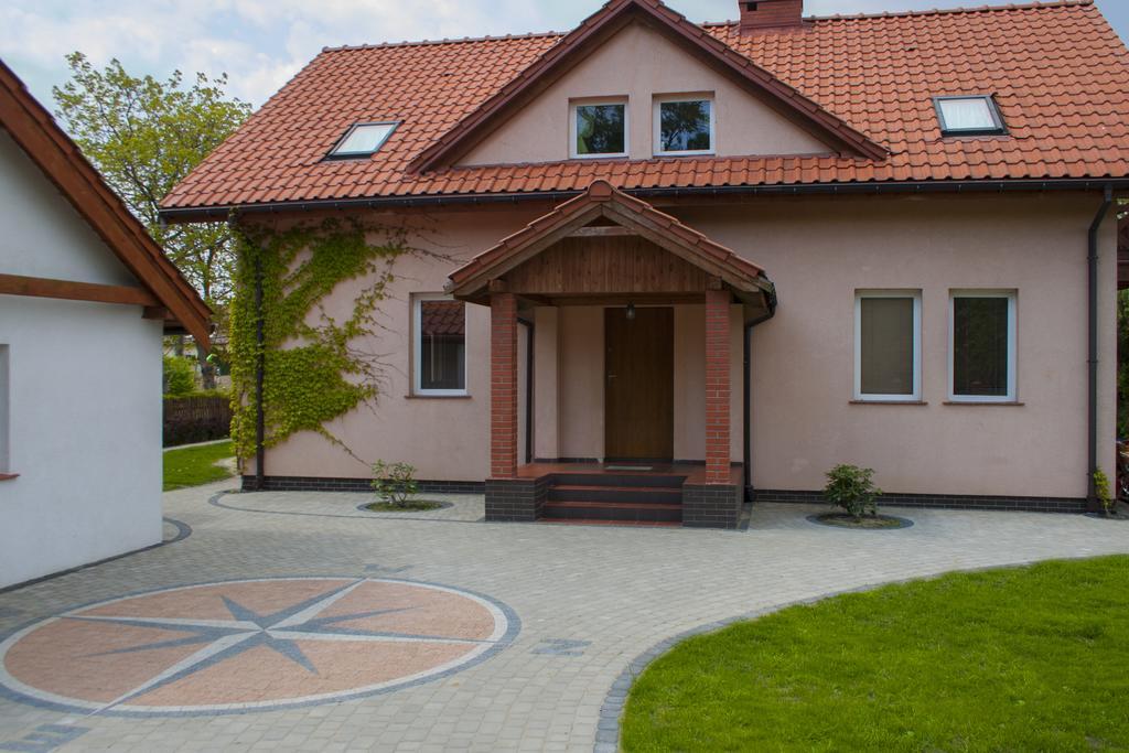 Apartamenty I Domki Osinscy บราเนียโว ภายนอก รูปภาพ